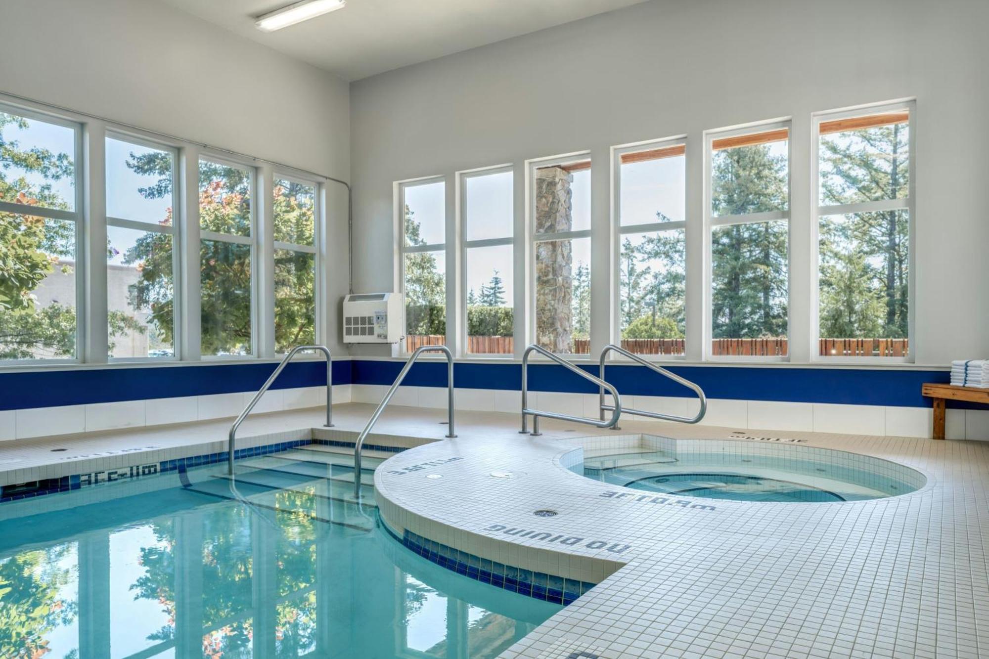 Four Points By Sheraton Victoria Gateway Langford Esterno foto